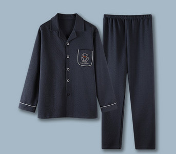 Vyriška languota pižama su klasikine apykakle ir kišene