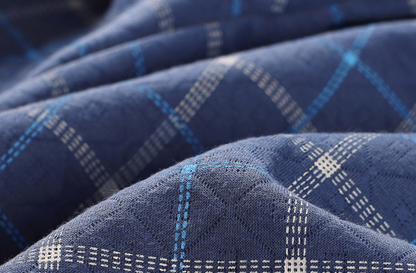 Vyriška languota pižama su klasikine apykakle ir kišene