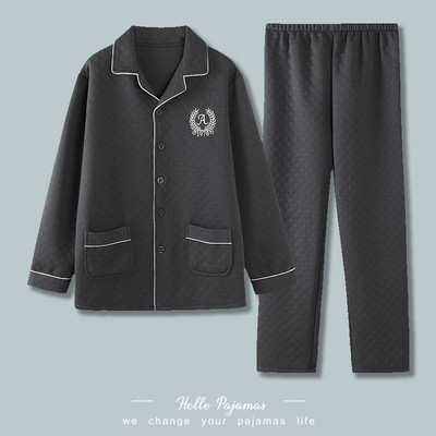 Vyriška pižama su klasikine apykakle ir užrašu