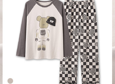 Pijamale bărbați în carouri cu buzunar