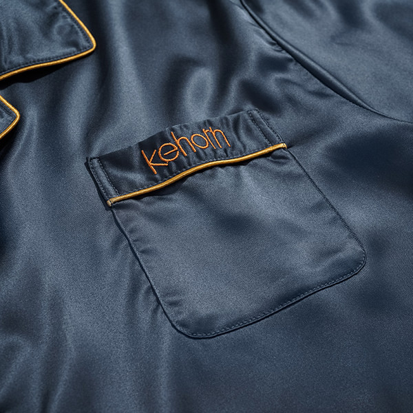 Pijamale de toamna pentru barbati cu guler si nasturi clasici