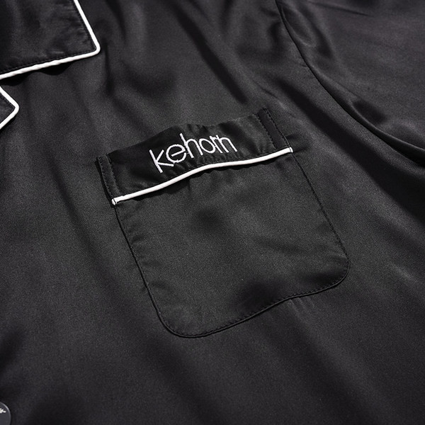 Muška dvodijelna satenska pidžama na kopčanje