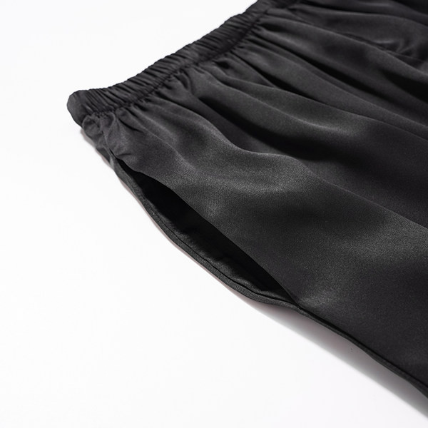 Muška dvodijelna satenska pidžama na kopčanje