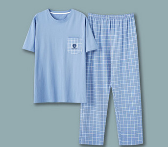 Pijamale bărbați în dungi cu buzunar