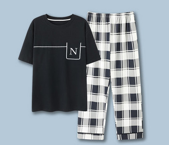 Pijamale bărbați în dungi cu buzunar