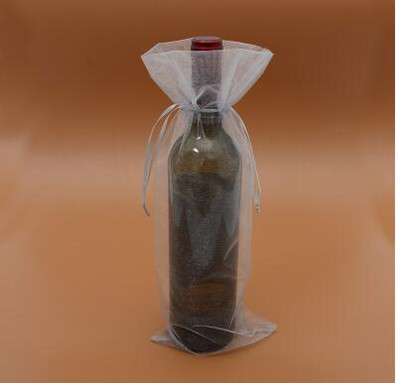 Jednoduchá taška na víno s roletou Darčeková kytica Sada fliaš na šampanské a červené víno z organzy Taška z priadze na fľaše vína