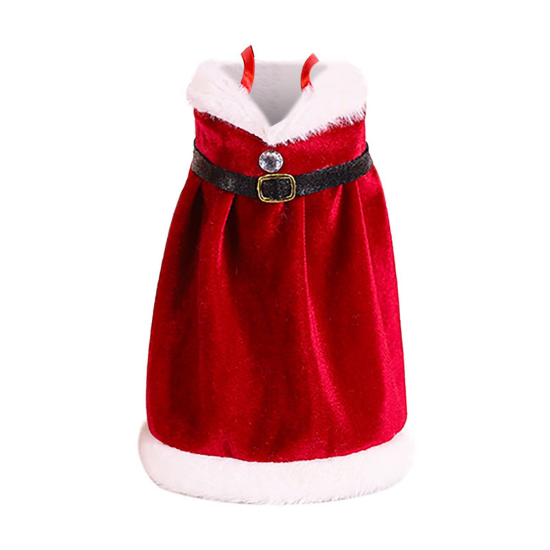 Poháre na víno, celá fľaša, vianočné dekorácie, kuchynský stôl, rekvizity na obliekanie, kockovaná sada, červené víno, 12 plastových fliaš na šampanské