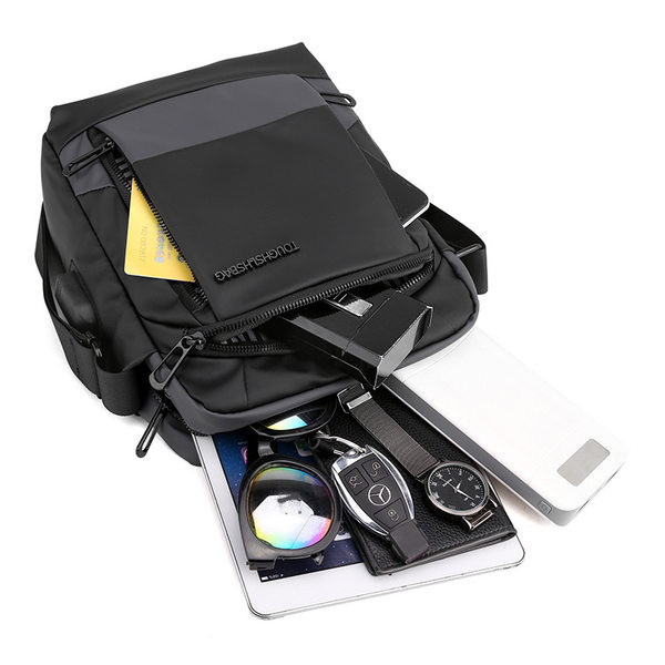 Pánska ležérna taška s kovovým nápisom