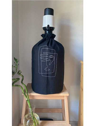 Odolný štýlový dizajn, čierny krémový ľanový kryt na demižón s riasiacim zariadením, kryt na demižón v kuchynskom dizajne, kryt na nádobu na vodu, kryt na dávkovač vody, sklenený demižón, ochranný, jutová látka, dekoračná slamená látka