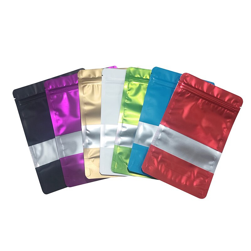 Vlastné logo Tlač laminované hliníkové Mylar balenie Stand Up Puzdro Matná čierna farebná taška s oknami