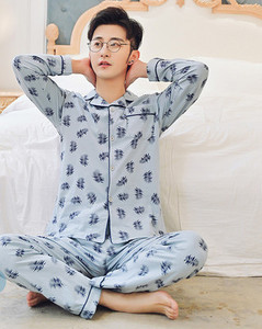 Noul model de pijamale bărbați din două piese