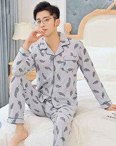 Noul model de pijamale bărbați din două piese