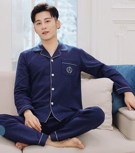 Noul model de pijamale bărbați din două piese