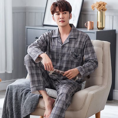 Noul model de pijamale bărbați din două piese