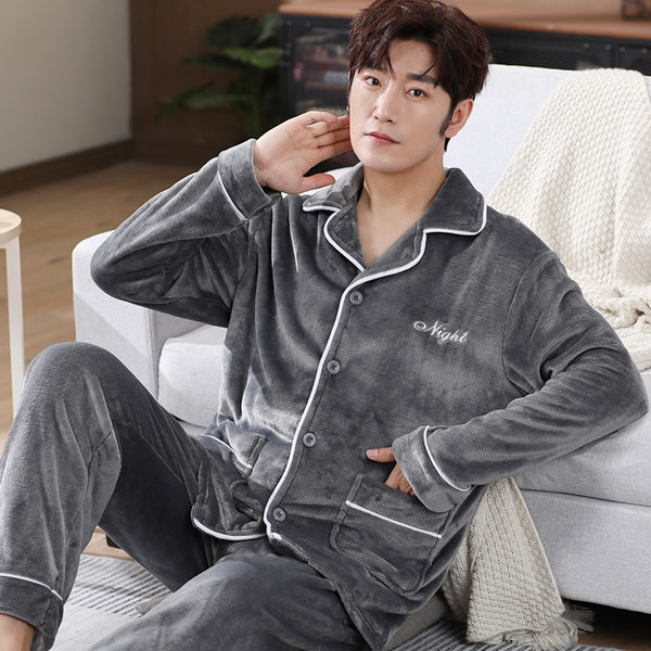 Muška plišana pidžama s vezom