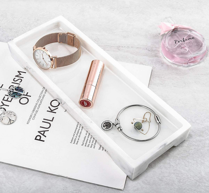 Toaletný stolík, úložný priestor na nádržku na toaletu do kúpeľne, živicové kuchynské drezy, organizér na kuchynskú dosku na sviečky a držiak na utierky na mydlo