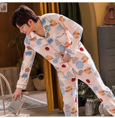 Pijama bărbătească din două piese - cu buzunar și guler clasic