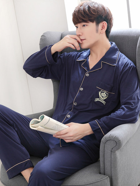 Pijama bărbătească din două piese - cu buzunar și guler clasic