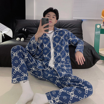 Pijamale bărbați în carouri cu guler și buzunar clasic