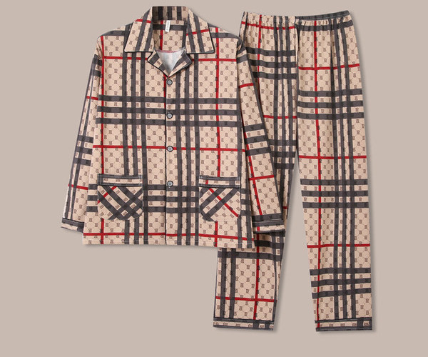 Pijamale bărbați în carouri cu guler și buzunar clasic