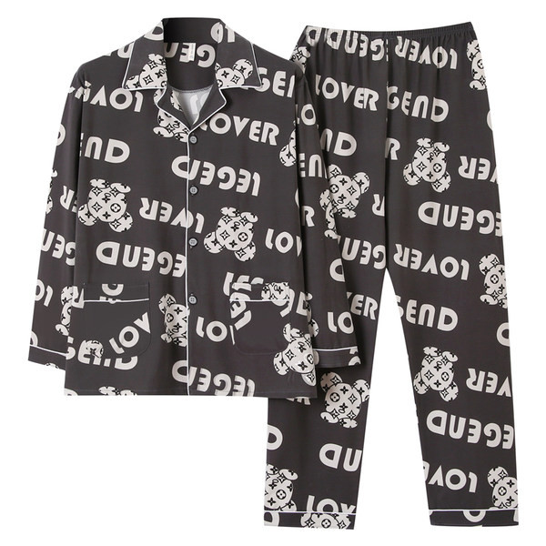 Pijamale bărbați în carouri cu guler și buzunar clasic