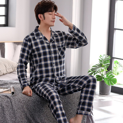 Pijama in carouri din doua piese cu buzunar si guler clasic