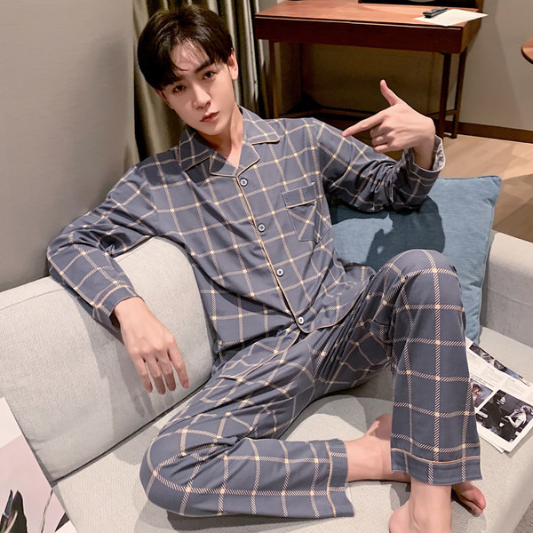 Pijama in carouri din doua piese cu buzunar si guler clasic