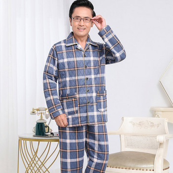 Карирана мъжка пижама от две части