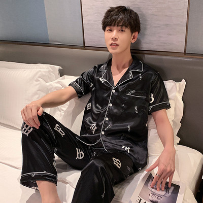 Muška dvodijelna pidžama s klasičnom kragnom