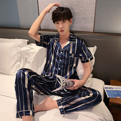 Muška dvodijelna pidžama s klasičnom kragnom