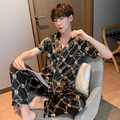 Muška dvodijelna pidžama s klasičnom kragnom