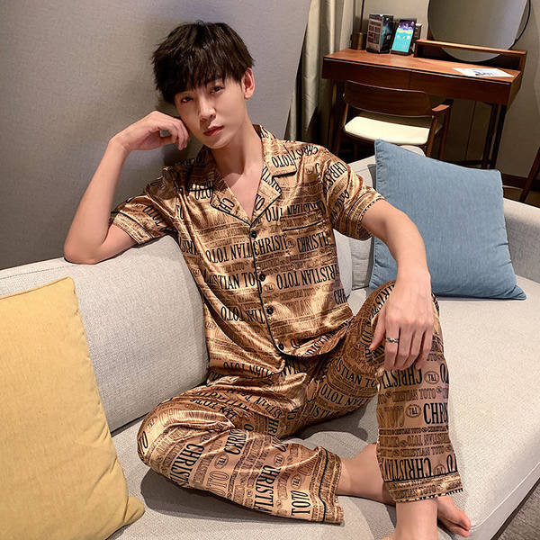 Muška dvodijelna pidžama s klasičnom kragnom