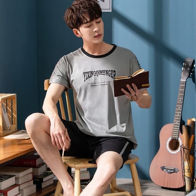 Pijamale bărbați din două piese - mai multe modele