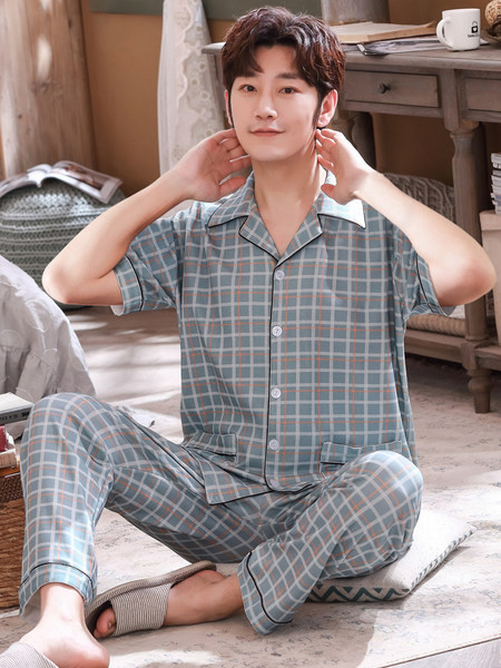 Pijamale bărbați din două piese - mai multe modele