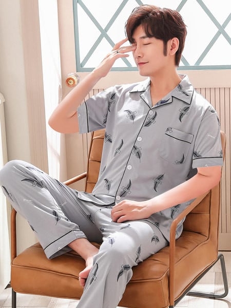 Pijamale bărbați din două piese - mai multe modele