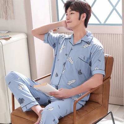 Pijamale pentru bărbați cu buzunar și guler clasic