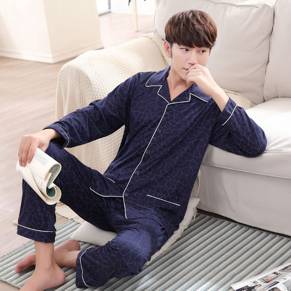 Pijamale de barbati model nou cu maneci lungi si nasturi