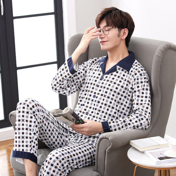 Pijamale de barbati model nou cu maneci lungi si nasturi