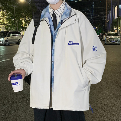 Jachetă bărbătească de primăvară-toamnă cu inscripție și aplicare