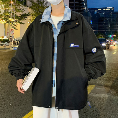 Jachetă bărbătească de primăvară-toamnă cu inscripție și aplicare