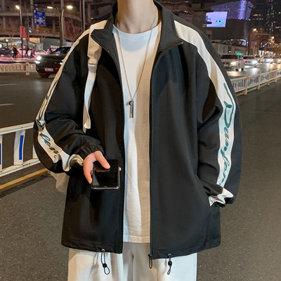 Jachetă bărbătească de primăvară-toamnă cu inscripție și aplicare