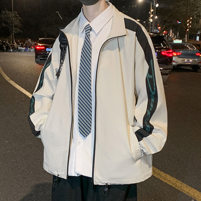 Jachetă bărbătească de primăvară-toamnă cu inscripție și aplicare