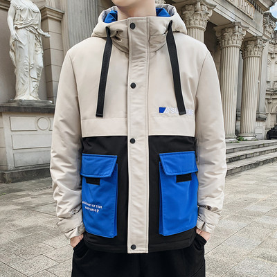 Novi model muške jakne sa džepom na kapuljači i natpisom