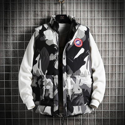 Muški moderni prsluk s logotipom i kopčanjem na patentni zatvarač