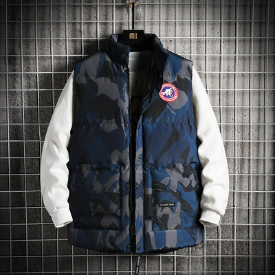 Muški moderni prsluk s logotipom i kopčanjem na patentni zatvarač