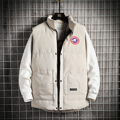 Muški moderni prsluk s logotipom i kopčanjem na patentni zatvarač