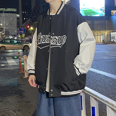 Muška baseball jakna s izvezenim natpisom i kopčanjem na gumbe