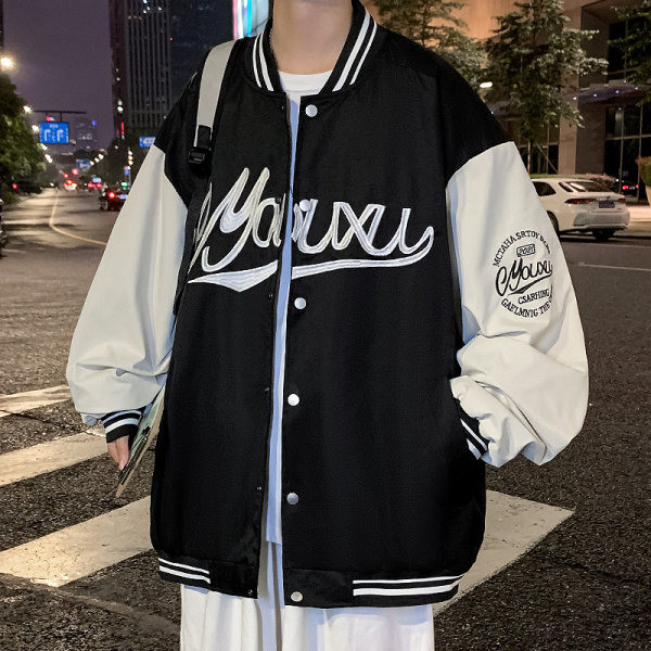 Muška baseball jakna s izvezenim natpisom i kopčanjem na gumbe