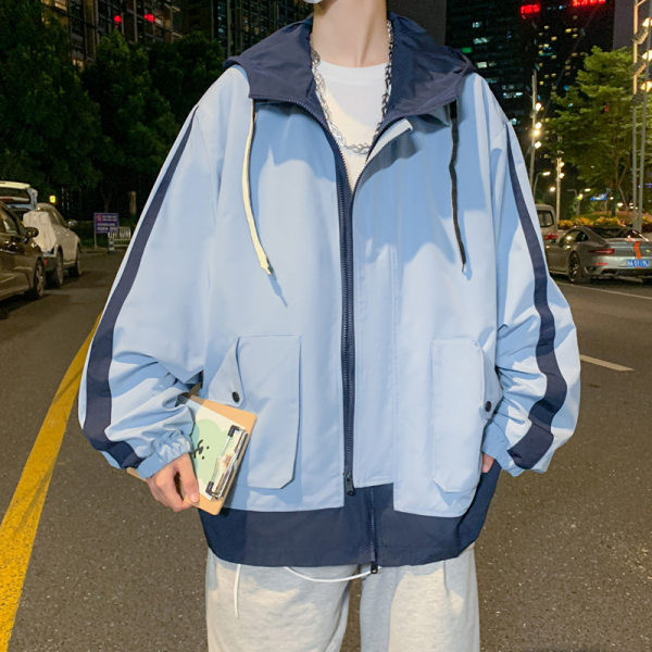 Jesenska muška jakna s džepom i vezicama