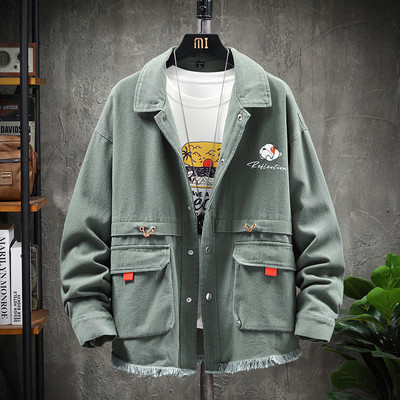 Lieknas pavasario-rudens striukė su kaklaraiščiais ties juosmeniu